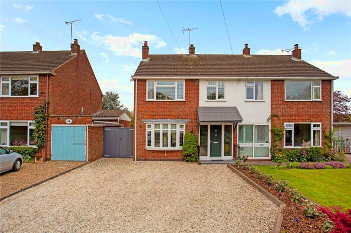 3 Bedroom Semi-Detached House For Sale In Station Road, Hatton, Warwick, CV35