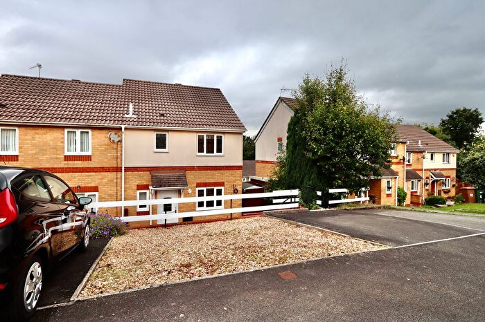 3 Bedroom Terraced House For Sale In St. Andrews Drive, Pontllanfraith, NP12