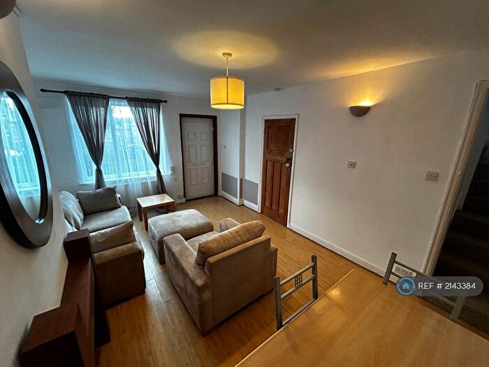 1 Bedroom Terraced House To Rent In Bankfield Road, Leeds, LS4