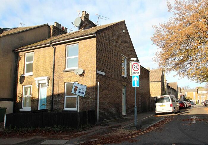 2 Bedroom End Of Terrace House To Rent In Alexandra Street, Maidstone, Kent, ME14