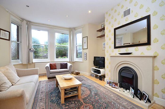 2 Bedroom Flat To Rent In Frognal, Hampstead, London, NW3