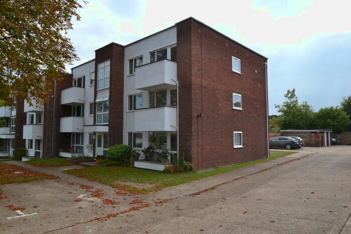 2 Bedroom Flat To Rent In North Road, Maidenhead, SL6