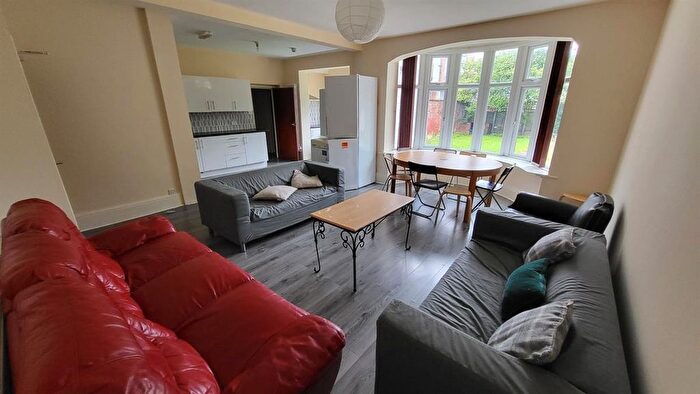 7 Bedroom Semi Detached House To Rent In Egerton Road Fallowfield, Stockport, M14