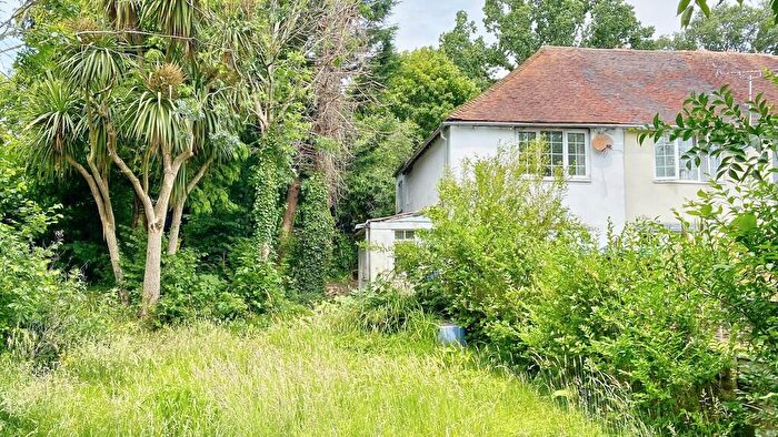 3 Bedroom End Of Terrace House For Sale In Tilmore Road, Petersfield, Hampshire, GU32