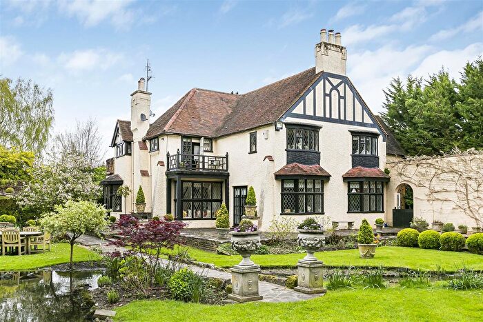 7 Bedroom Detached House For Sale In Old Mill Road, Hunton Bridge, WD4
