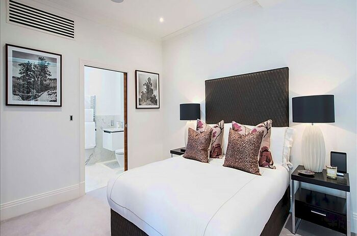 3 Bedroom Flat To Rent In Palace Wharf, Hammersmith, London, W6
