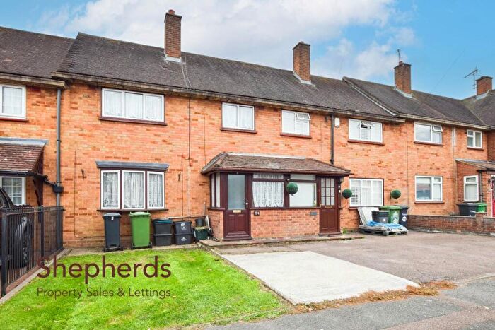 3 Bedroom Terraced House For Sale In Whitefields Road, Cheshunt, EN8