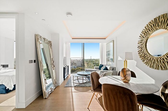 2 Bedroom Flat To Rent In Carrara Tower, Bollinder Place, EC1V