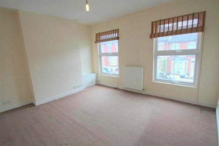 1 Bedroom Flat To Rent In Hardy Street, Maidstone, ME14