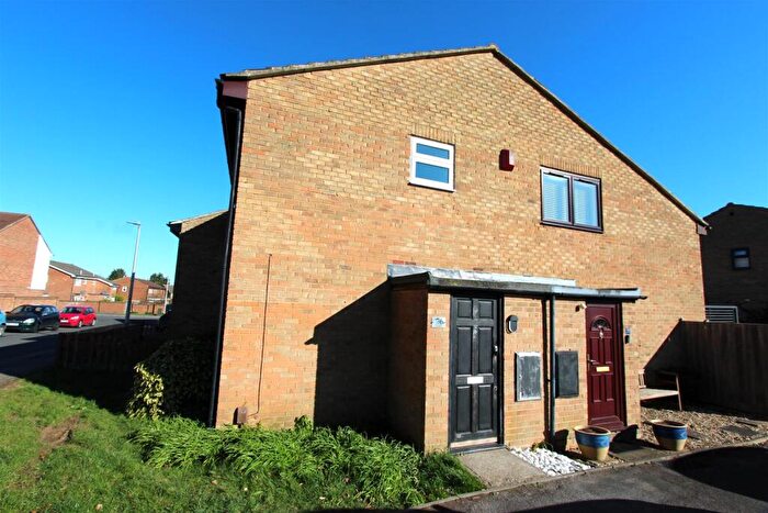 1 Bedroom Semi Detached House To Rent In The Everglades, ME7