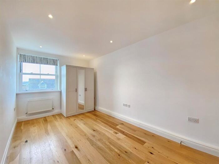 2 Bedroom Apartment For Sale In Upper Frog Street, Tenby, SA70