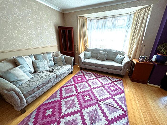 3 Bedroom Semi-Detached House To Rent In Easternville Gardens, Ilford, IG2