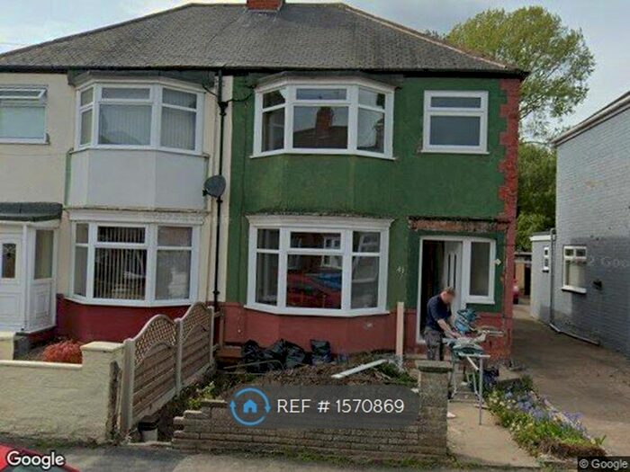 3 Bedroom Semi-Detached House To Rent In Campion Avenue, Hull, HU4