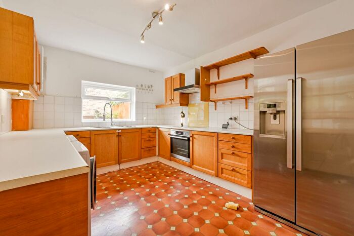 2 Bedroom Property For Sale In Clairville Gardens, Hanwell, London, W7