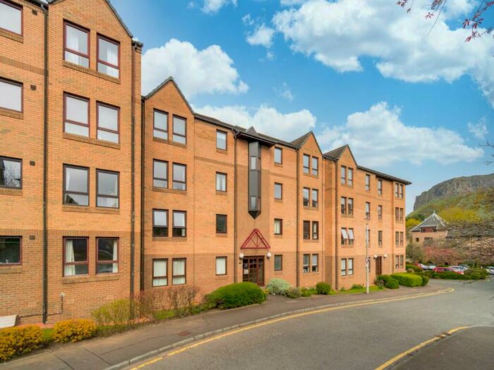 2 Bedroom Flat To Rent In Parkside Terrace, Newington, Edinburgh, EH16