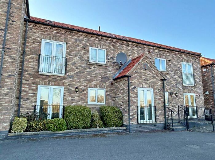 2 Bedroom Flat To Rent In Station Road, Rawcliffe, DN14