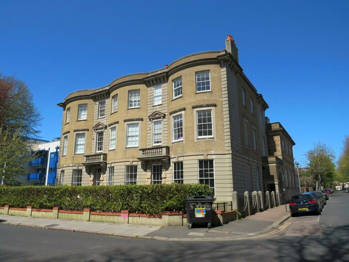 2 Bedroom Apartment To Rent In Windlesham Road, Brighton, BN1