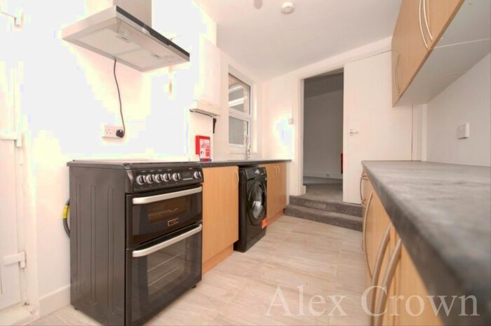 1 Bedroom Flat To Rent In Hackney Road, London, E2