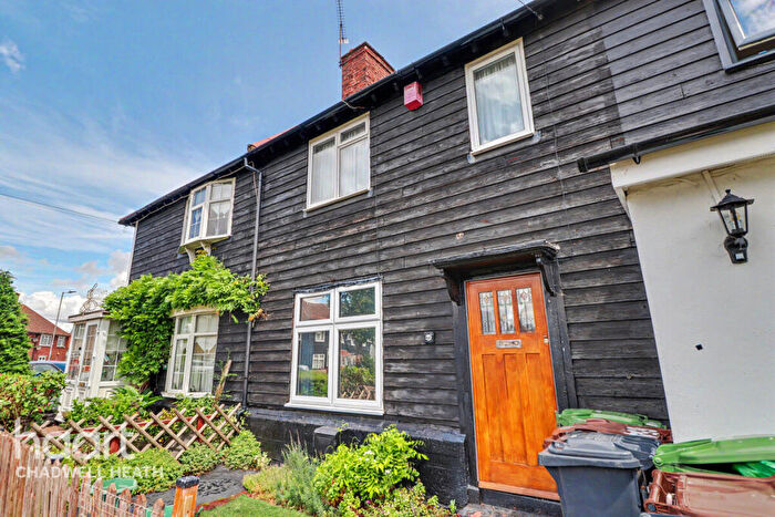 3 Bedroom Terraced House For Sale In Becontree Avenue, Dagenham, RM8
