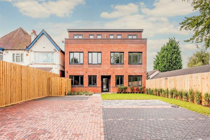 2 Bedroom Apartment To Rent In Stratford Road, Hall Green, B28