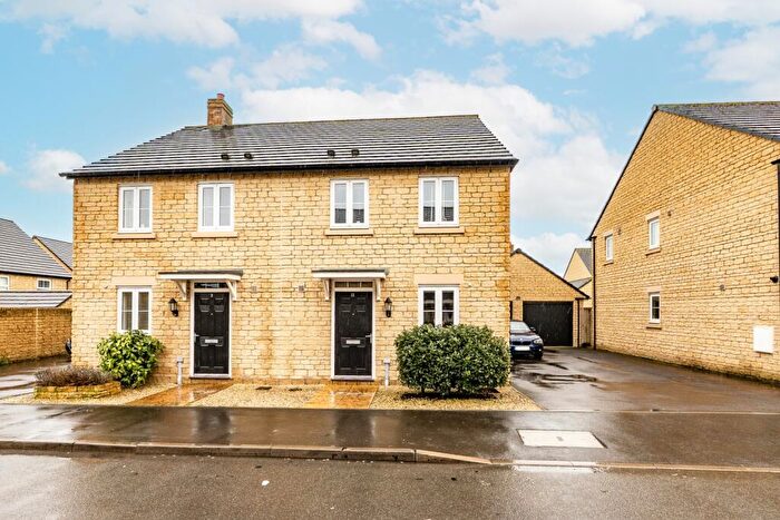 3 Bedroom Semi-Detached House For Sale In Jasper Lane, Carterton, Oxfordshire, OX18