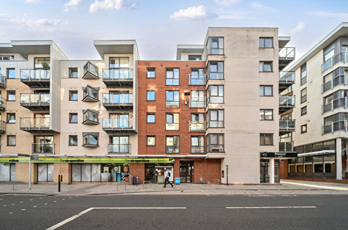 2 Bedroom Flat For Sale In High Street, Southampton, Hampshire, SO14