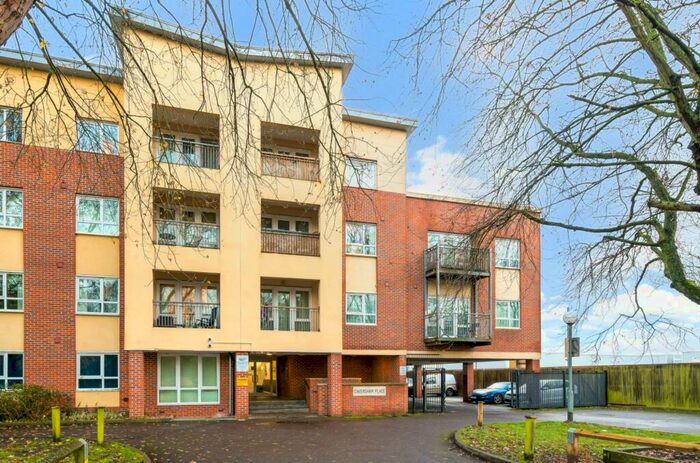 1 Bedroom Apartment To Rent In Richfield Avenue, Caversham Place Richfield Avenue, RG1