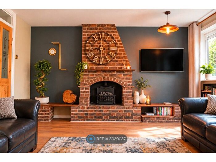 3 Bedroom Terraced House To Rent In London, London, E16