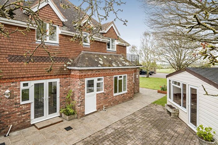2 Bedroom Flat To Rent In New Hall Lane, Small Dole, Henfield, BN5