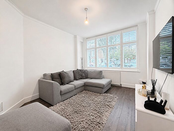 3 Bedroom Terraced House To Rent In Aschurch Road, Croydon, CR0