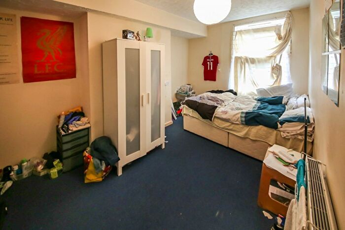 Property To Rent In Back Brudenell Mount, Leeds, West Yorkshire, LS6