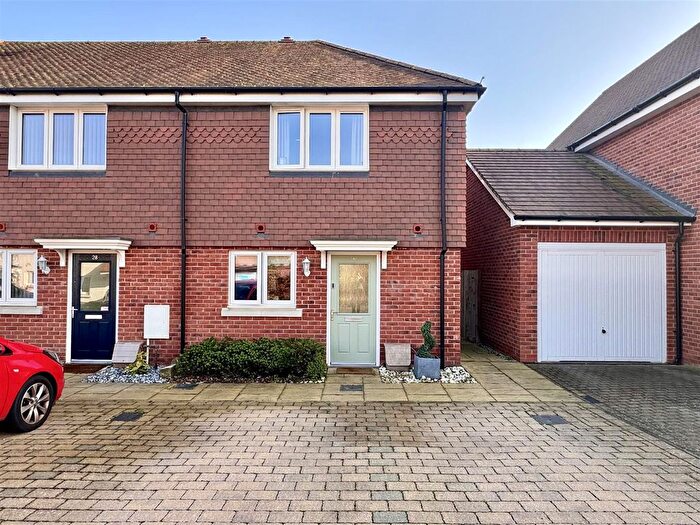 2 Bedroom End Terrace House For Sale In Crab Apple Drive, Black Notley, Braintree, CM77