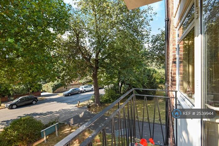 3 Bedroom Flat To Rent In Embassy Gardens, Beckenham, BR3