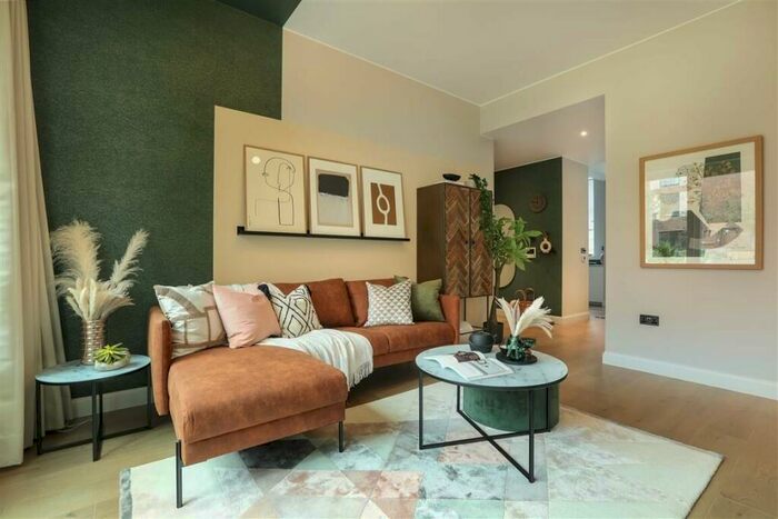 3 Bedroom Flat To Rent In Zinc Street, Sugar House Island, E15