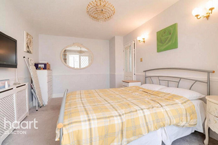 2 Bedroom Semi-Detached Bungalow For Sale In Inglenook, Clacton-On-Sea, CO15