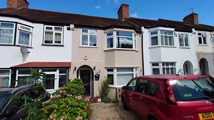 3 Bedroom Terraced House For Sale In Sherwood Road, Coulsdon, CR5