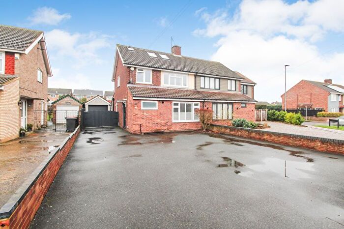 4 Bedroom Semi Detached House For Sale In Putnoe Street, Bedford, MK41