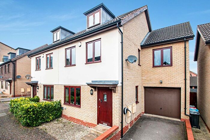 5 Bedroom Semi-Detached House To Rent In Kelling Way, Broughton, Milton Keynes, MK10