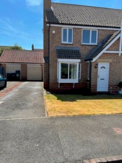 3 Bedroom Semi-Detached House To Rent In Thistle Close, Northallerton, DL7
