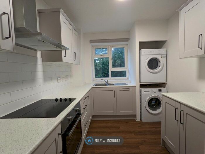 2 Bedroom Flat To Rent In St. Mildreds Road, London, SE12