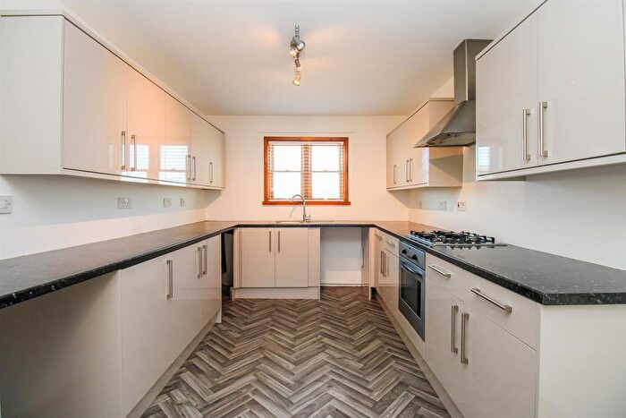 2 Bedroom Cottage For Sale In Church Side, Methley, Leeds, LS26