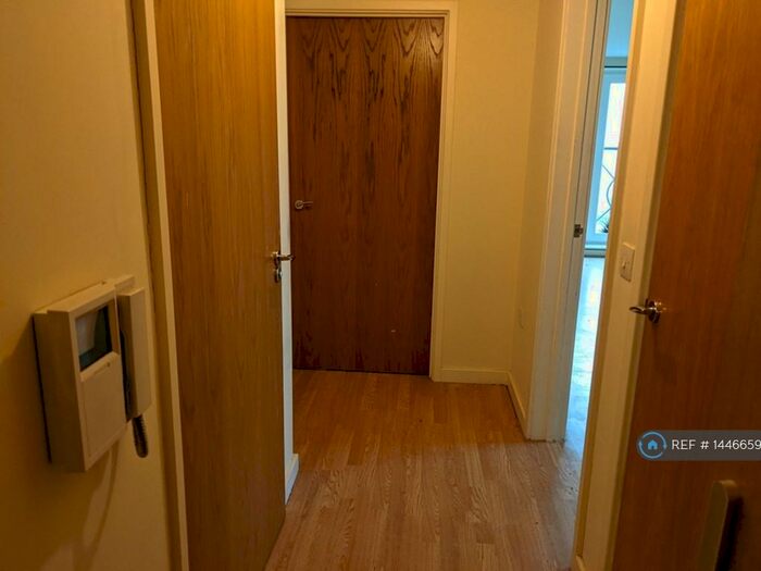1 Bedroom Flat To Rent In Viridian Square, Aylesbury, HP21