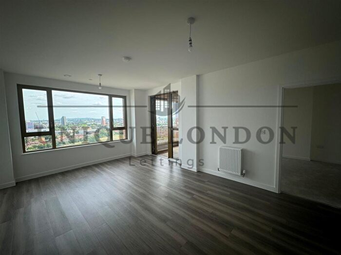 1 Bedroom Flat To Rent In Vista Heights, Ilderton Road, Bermondsey, SE15