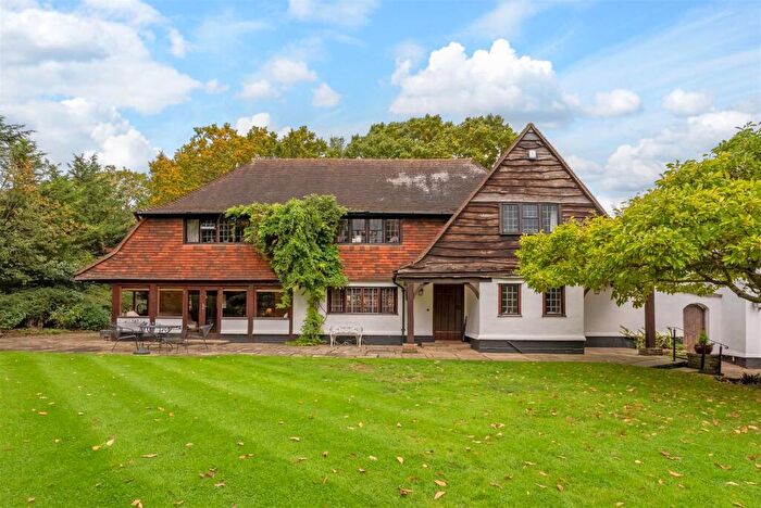 5 Bedroom Detached House For Sale In Oakwood Close, Chislehurst, BR7