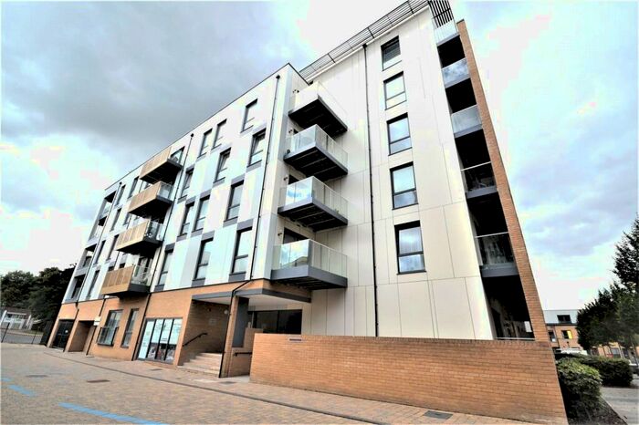 2 Bedroom Apartment To Rent In Watson Heights, Chelmsford, Essex, CM1