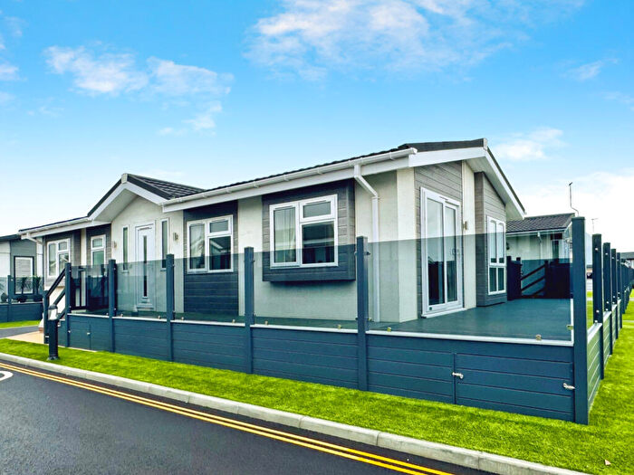 2 Bedroom Park Home For Sale In Canvey Island, Essex, SS8