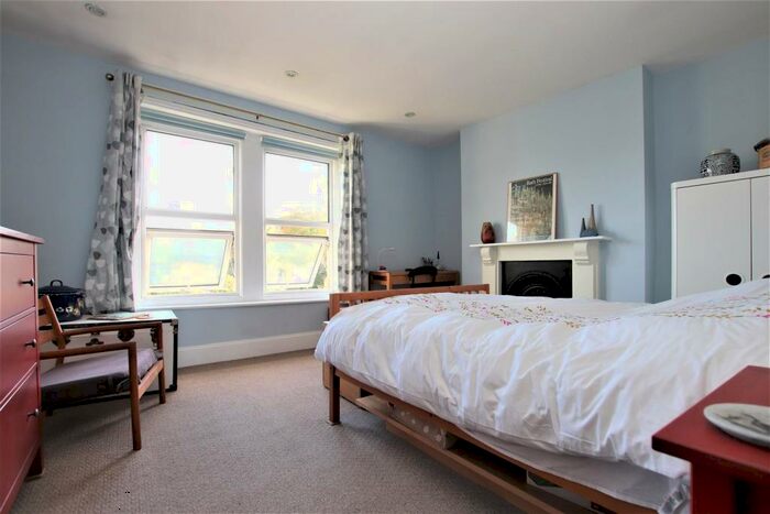 1 Bedroom Flat To Rent In Wellsway, Bath, BA2