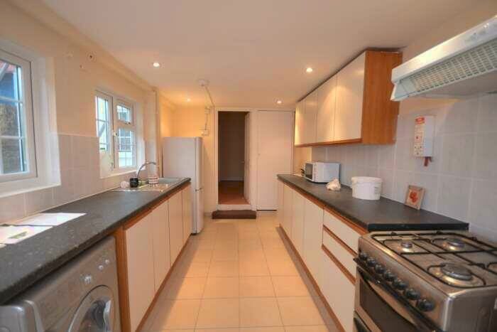5 Bedroom Terraced House To Rent In Blenheim Road, Town, RG1