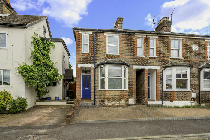 3 Bedroom Semi-Detached House To Rent In Glovers Road, Reigate, RH2