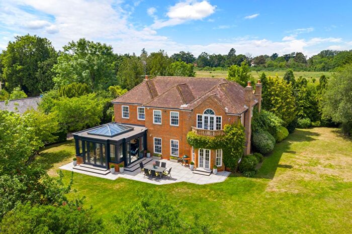 5 Bedroom Detached House For Sale In Finchampstead Road, Wokingham, RG40